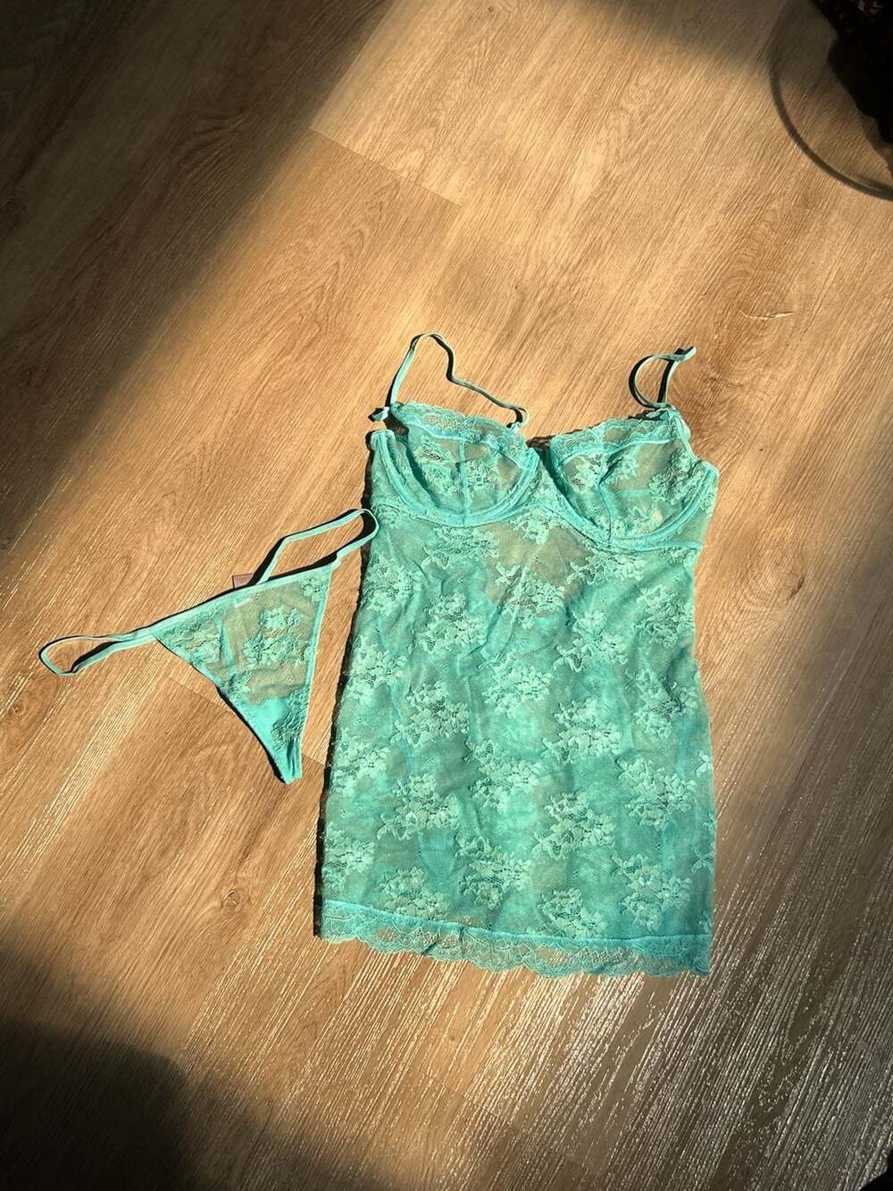 Victoria's Secret Dream Angels Tease Lace Demi Babydoll & G-string Set in Waterf